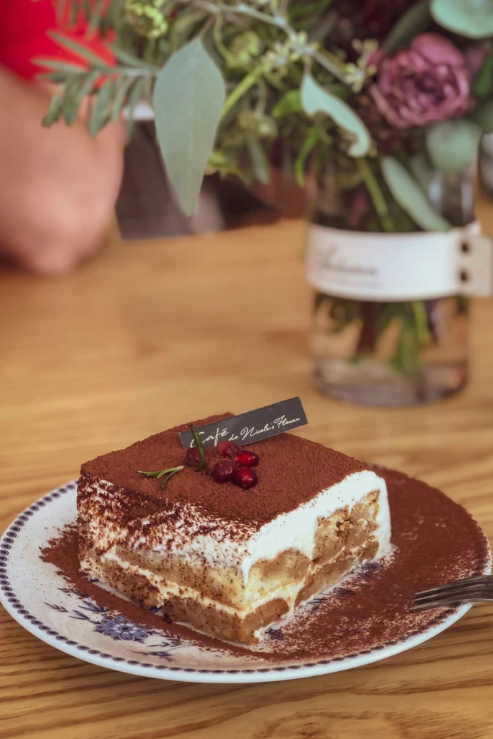 white and brown ceramic cake